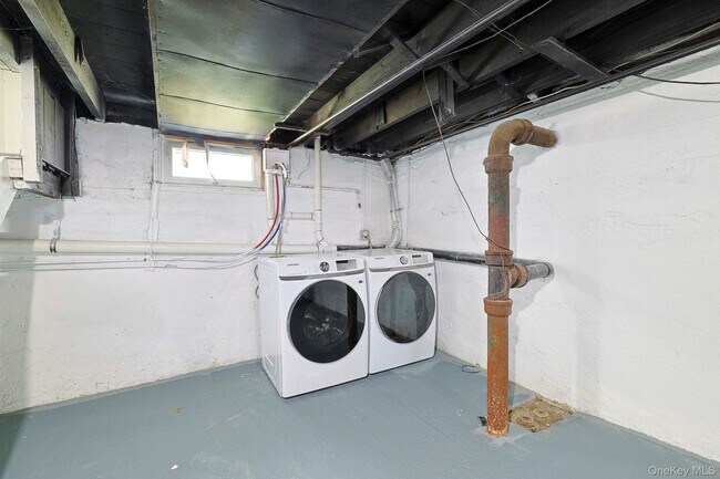 Building Photo - 100 Academy Ave