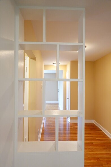 Building Photo - 8713 Plymouth St