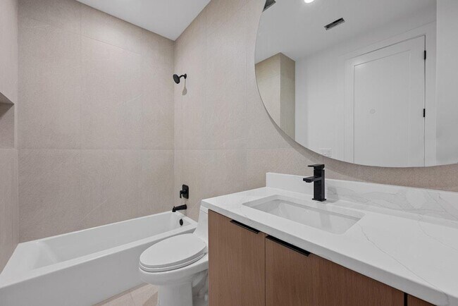 Building Photo - 1409 Valleyridge Dr