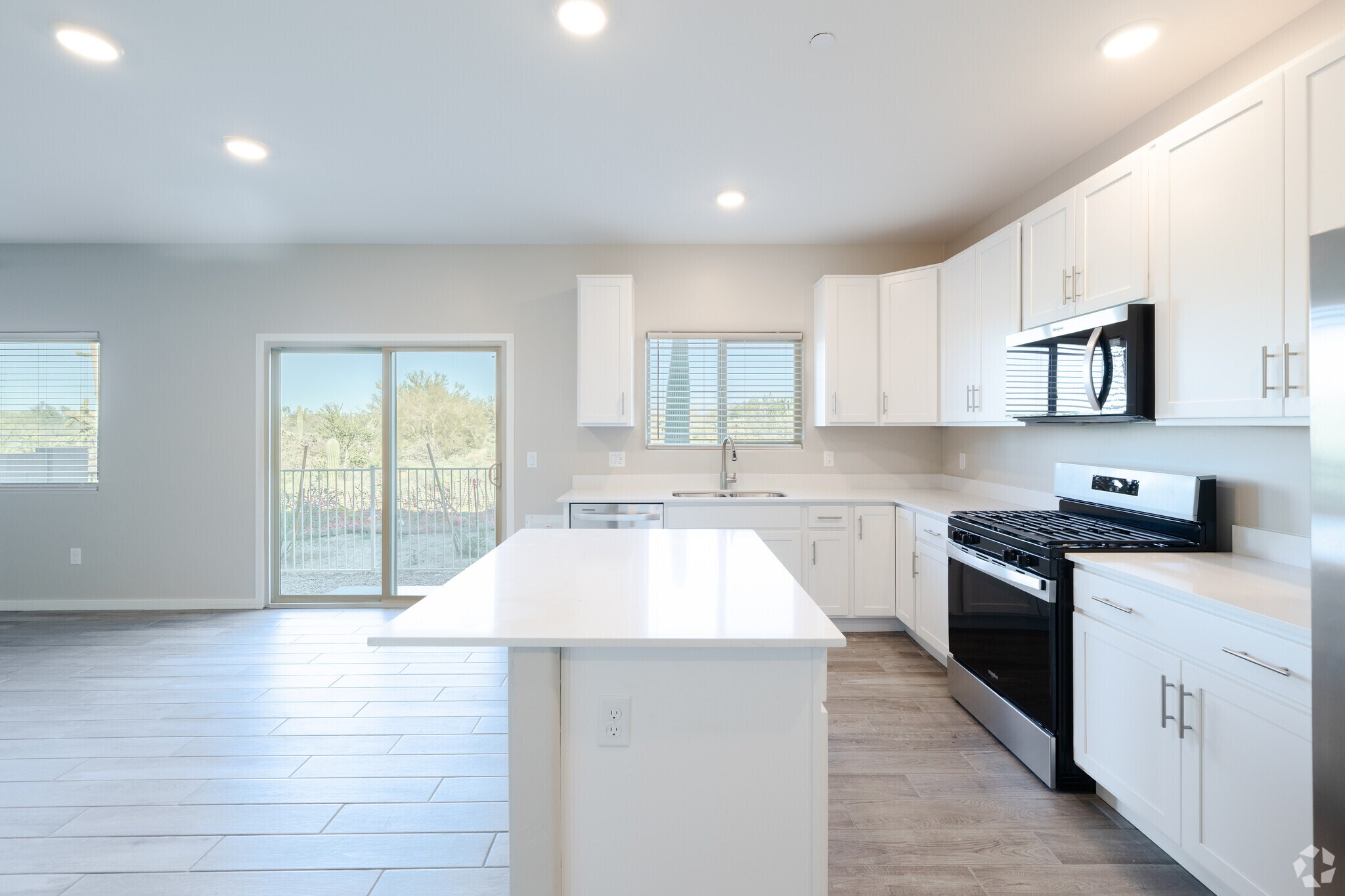 3BR, 2.5BA - 1,735SF Corner Unit - Cortaro Point