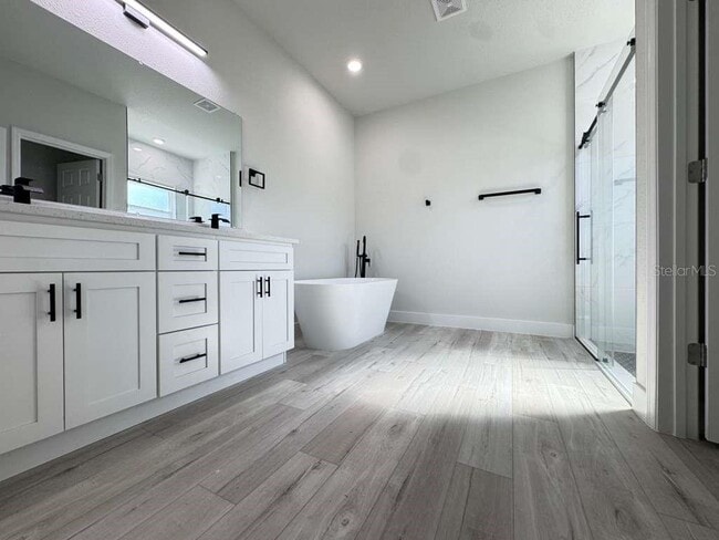 Building Photo - 17046 SW 44th Cir