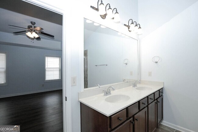 Building Photo - 438 Privet Cir