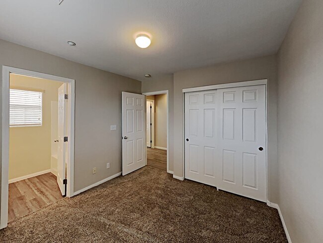 Building Photo - 8920 Paula Jean Ave