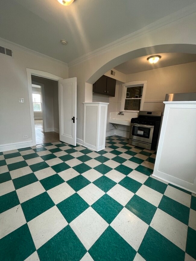 Building Photo - 5042 W 21st Pl