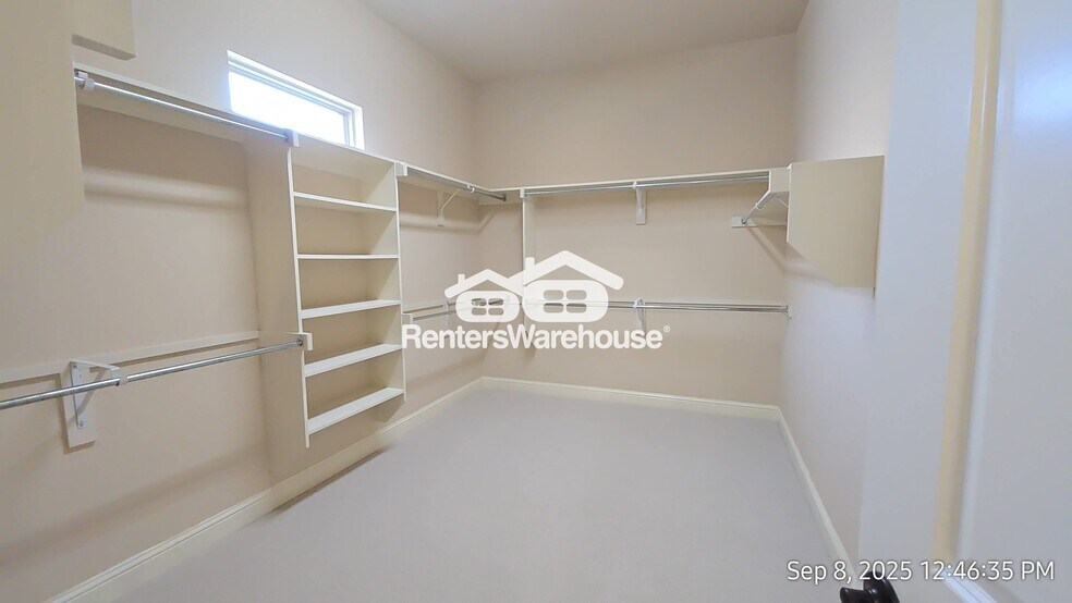 Building Photo - 5529 Bentrose Dr