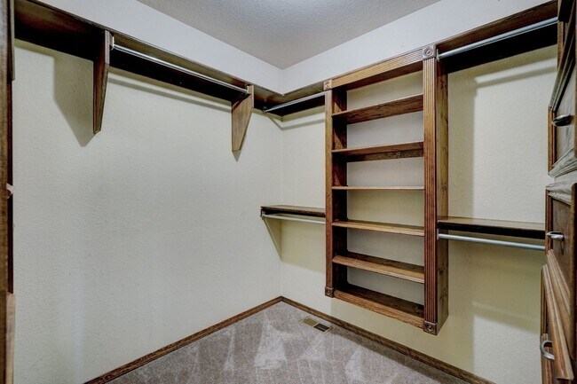 Building Photo - Comfortable Living in Edmond – 3BR with Prime Convenience