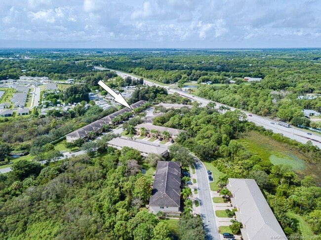 Building Photo - 356 SE Bloxham Way