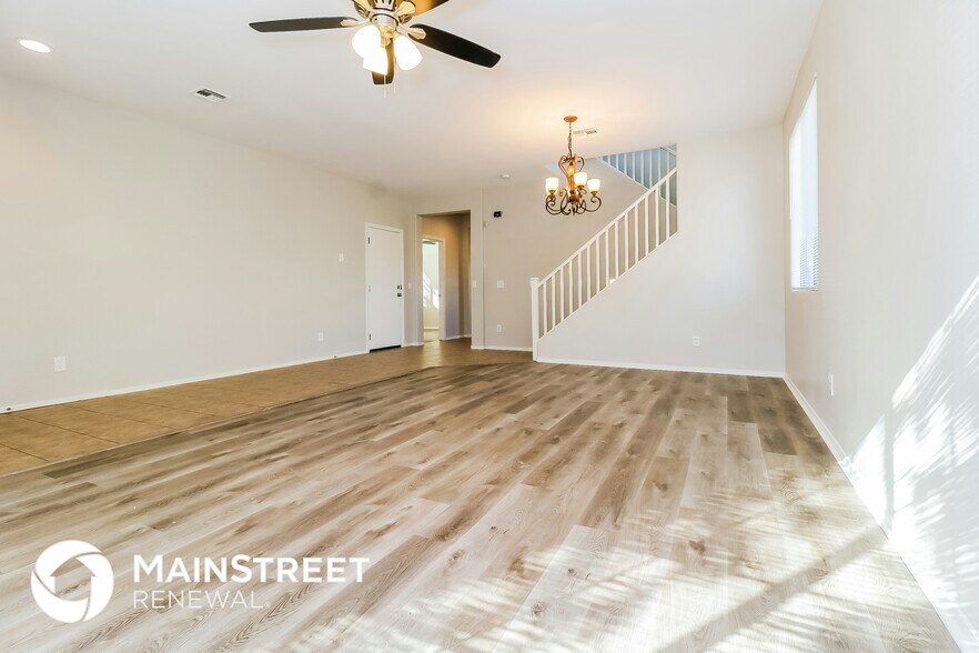 Building Photo - 15418 W Laurel Ln