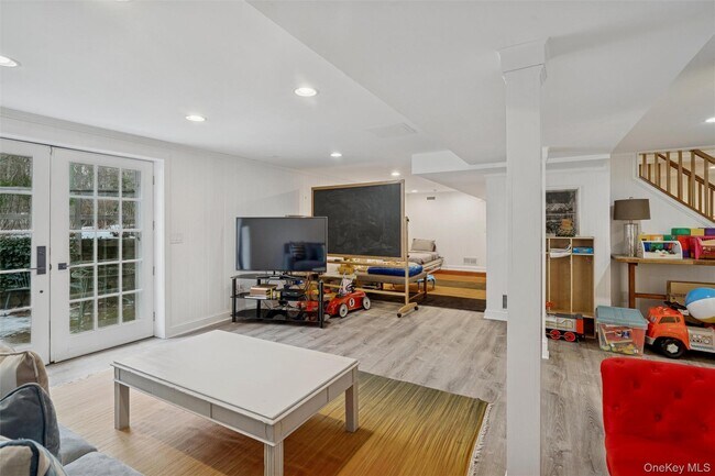 Building Photo - 1008 Middle Line Hwy