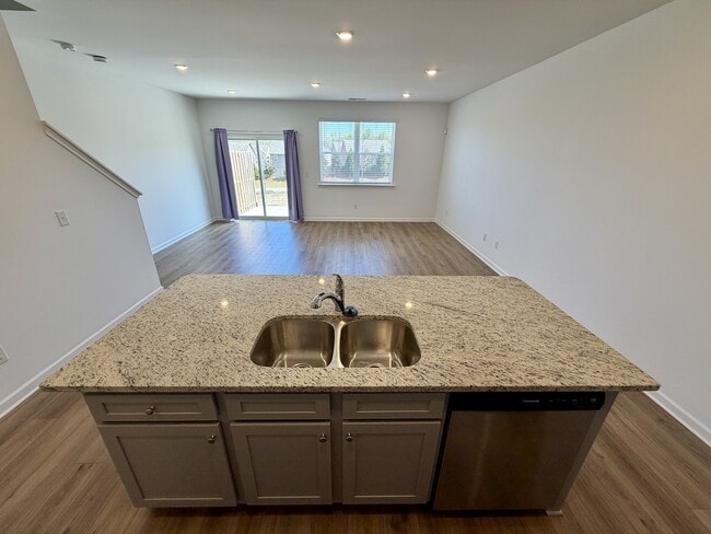 Building Photo - 261 Kenoot Dr