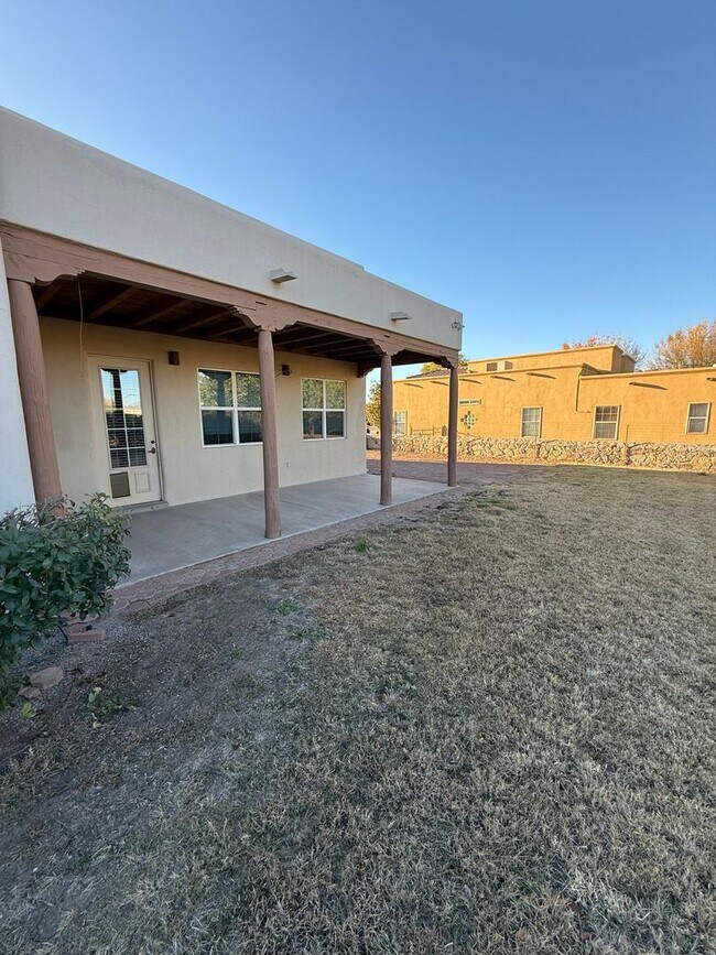 Building Photo - 3878 Stoneybrook Cir