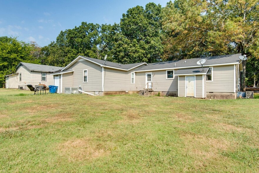 Building Photo - 836 Miller Estates Rd