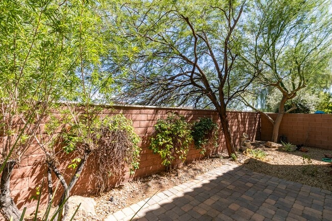 Building Photo - GORGEOUS HOME WITH TONS OF UPGRADES*MOUNTA...