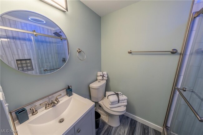 Building Photo - 99 Smith St