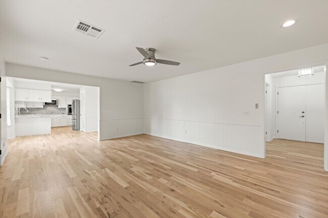 Building Photo - Modern Details and Interiors to a sought-a...