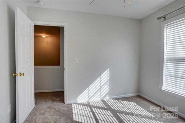 Building Photo - 12411 Stratfield Pl Cir