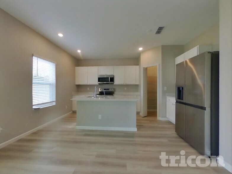 Building Photo - 2915 Grand Finale St