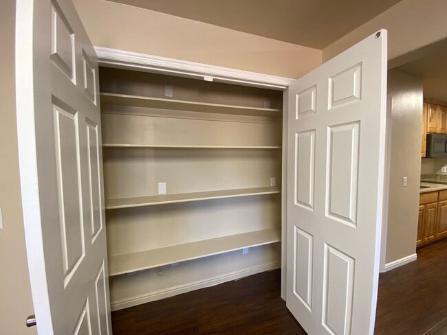 Building Photo - Canyon Street Apartment U100 **Utilities Included**