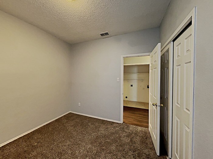 Building Photo - 4890 Lodgepole Ln