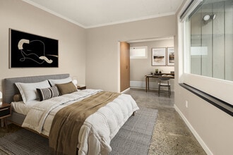 Building Photo - 2562 Dexter Ave N