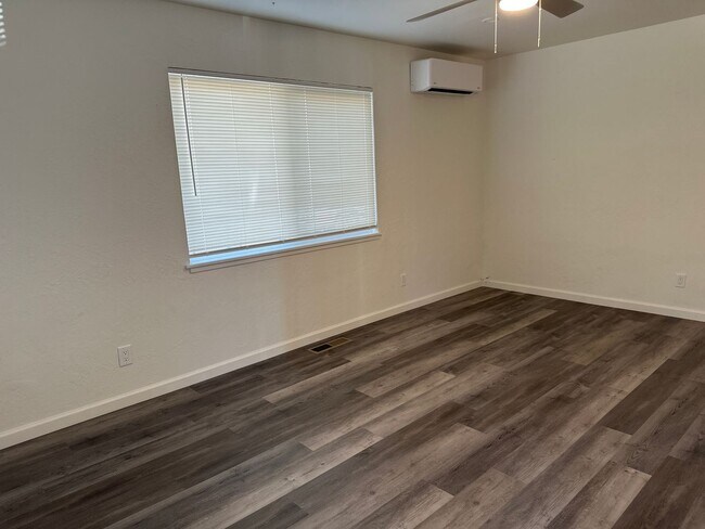 Building Photo - $1000 first month rent credit! Completely ...