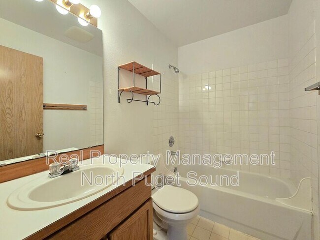 Building Photo - 5224 102nd Pl NE