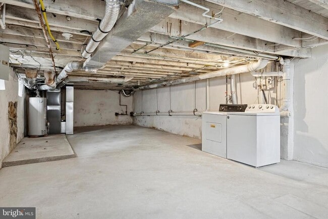 Building Photo - 10 W Jefferson St