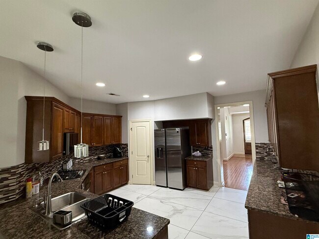Building Photo - 2304 Arbor Glen