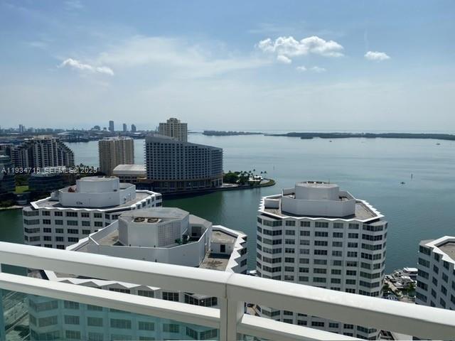 Building Photo - 950 Brickell Bay Dr