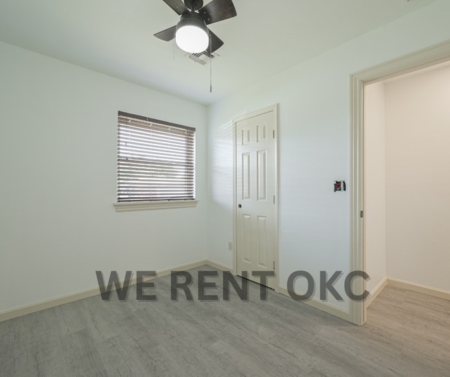 Building Photo - 853 SW 8th St