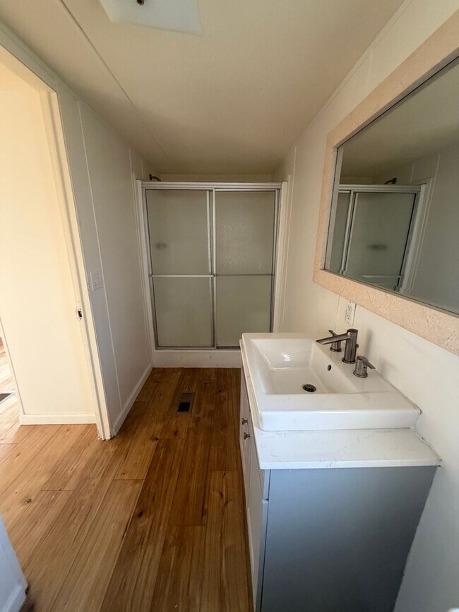 Building Photo - FOR RENT IN BREAUX BRIDGE!