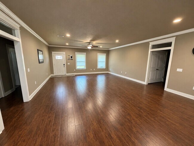 Building Photo - 8127 Carmona St
