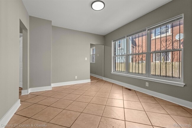 Building Photo - 1409 N Green St