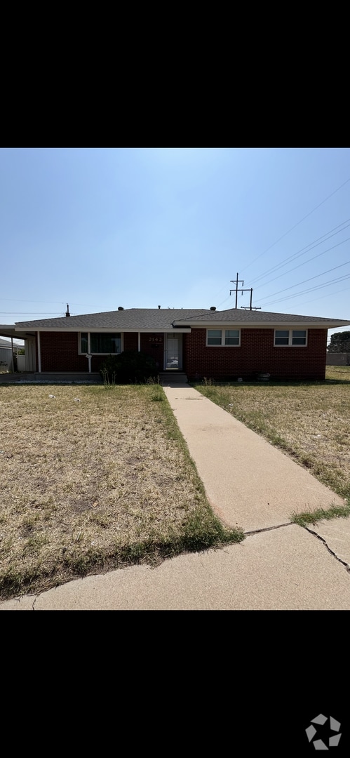 Building Photo - Recently reduced!!!  Beautiful home in a g...