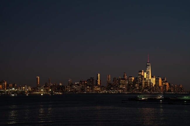 Building Photo - 600 Harbor Blvd