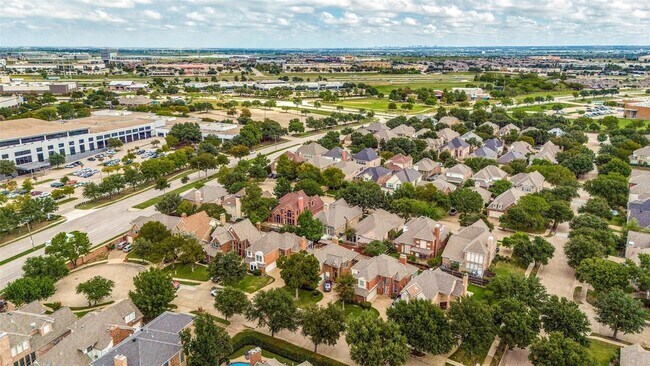 Building Photo - 7700 Windmere Ct