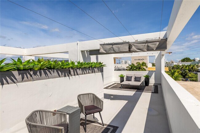 Building Photo - 1700 Meridian Ave