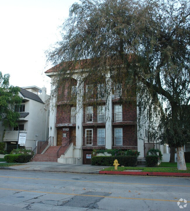 Building Photo - West Camarillo Apartments
