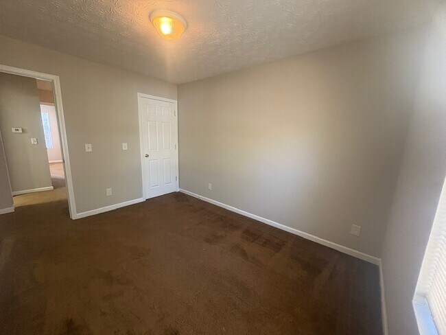 Building Photo - 5863 Strathmoor Manor Cir