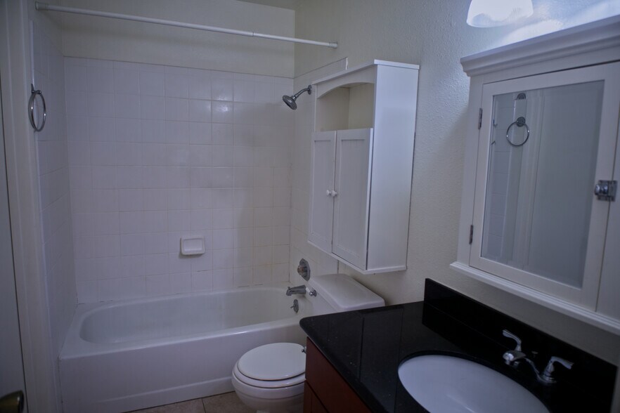 Building Photo - 8272 Center Pky