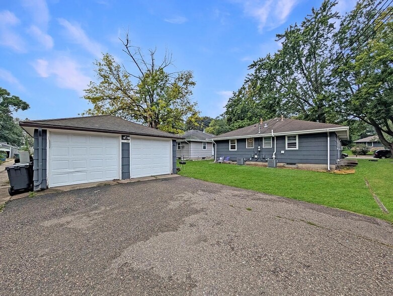 Building Photo - 5711 Xerxes Ave S