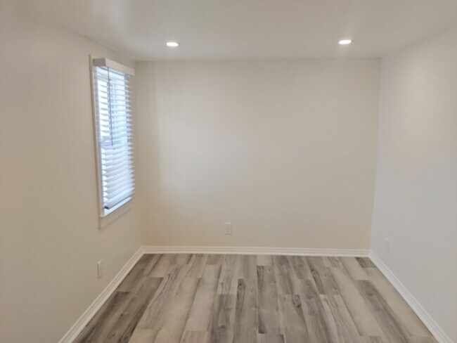 Building Photo - 4041 Van Buren Pl