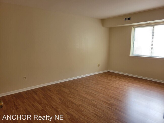Building Photo - 2 br, 1 bath House - 50-103 Delaire Landin...