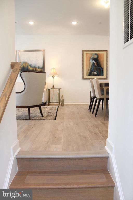 Building Photo - 4975 Longmire Wy