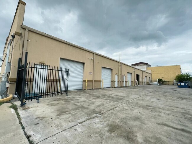 Building Photo - 12317 Bellaire Blvd