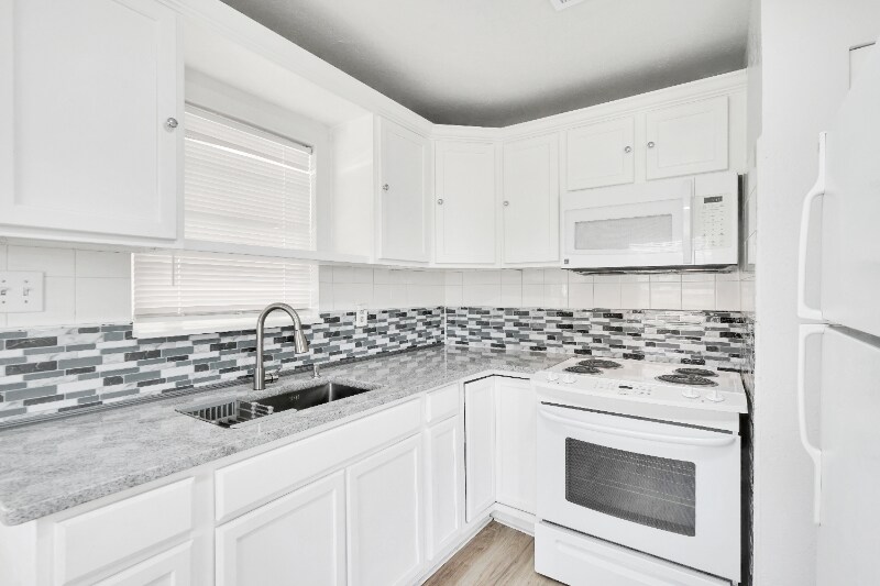 Building Photo - 140 Glenarm Pl