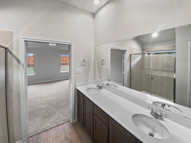 Building Photo - Stylish New Build with Luxury Finishes – M...
