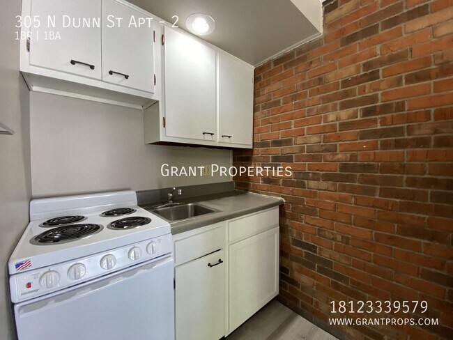 Building Photo - 305 N Dunn St