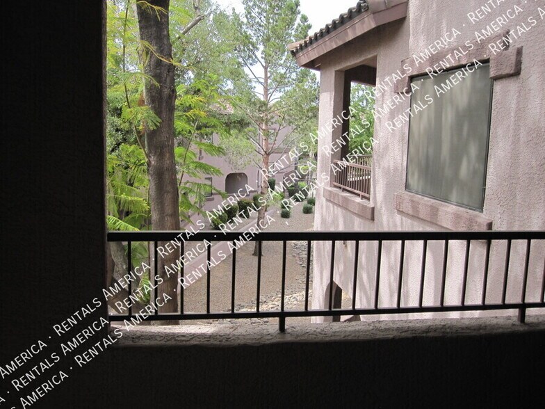 Building Photo - 9555 E Raintree Dr