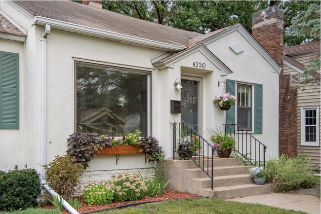 Building Photo - 4250 20th Ave S